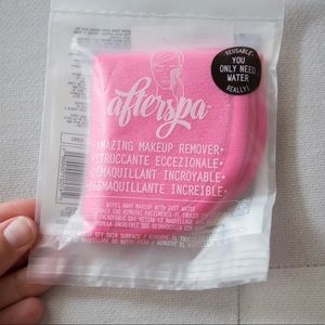 Pink reusable make up remover cloth by Afterspa